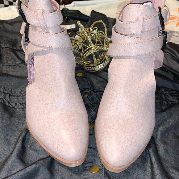 A Rider Girl Bell 02 Cut Out Double Buckle Strappy Heeled Ankle Boots Blush Pink - Picture 7 of 16